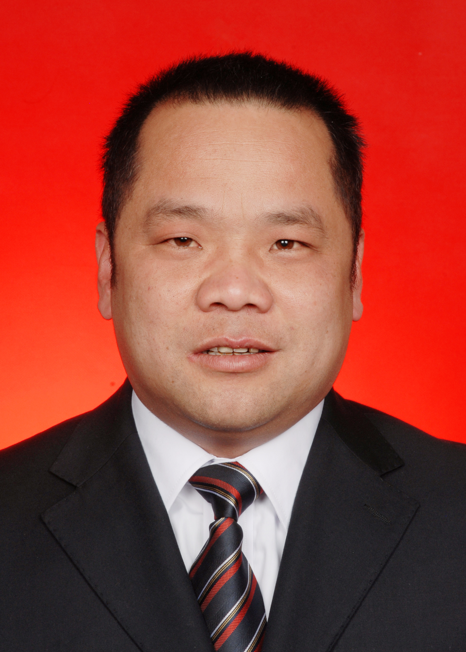 周晓华（常务副会长）